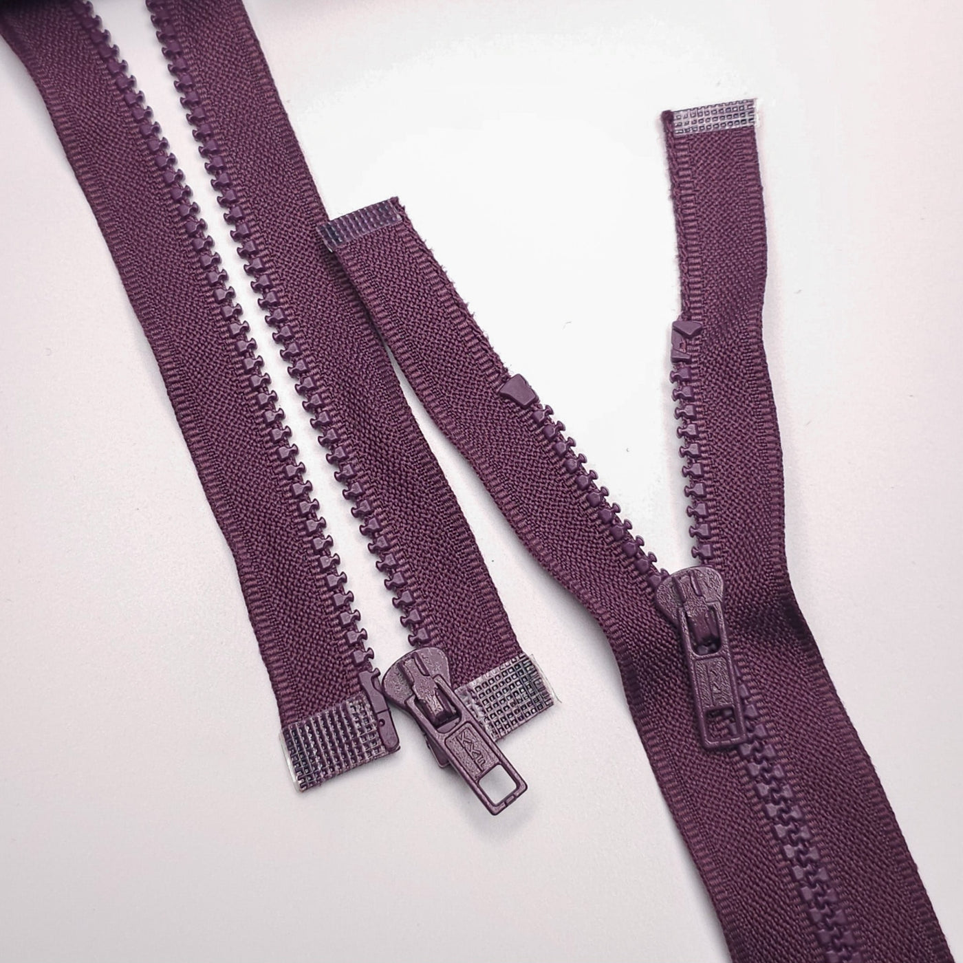 KKF Open-End Zipper | Molded Plastic | #3 | 13'' - 33 cm | purple