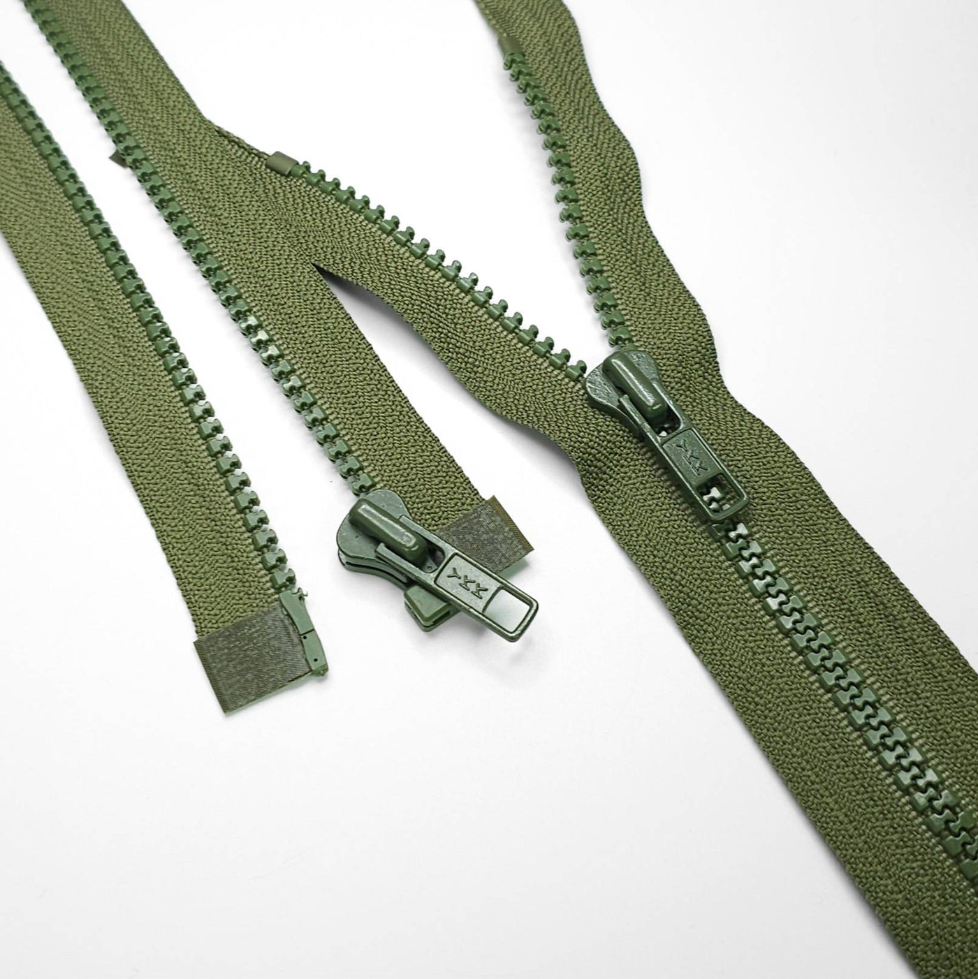 YKK | Open-End Zipper | Molded Plastic | Khaki Green | #5 | 20 3/4'' - 52.5 cm