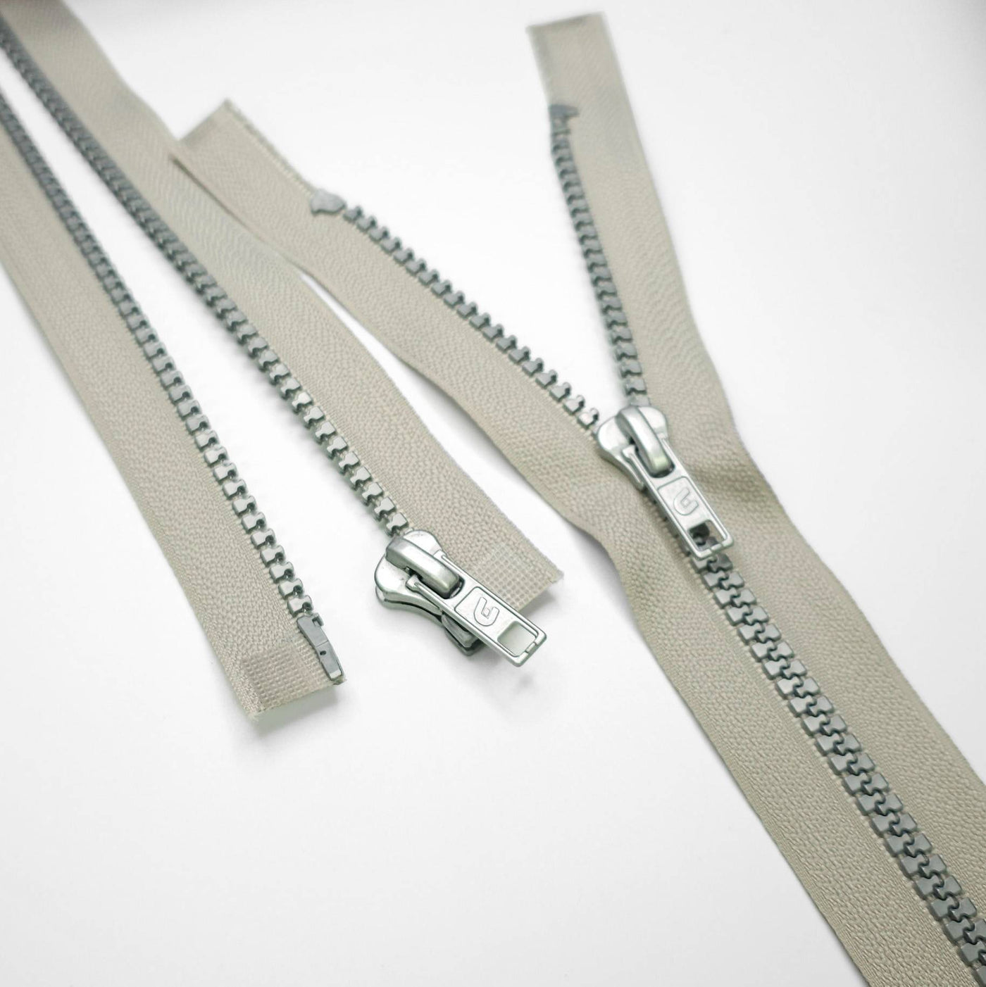 Open-End Zipper | Molded Plastic | Pastel Gray | #5