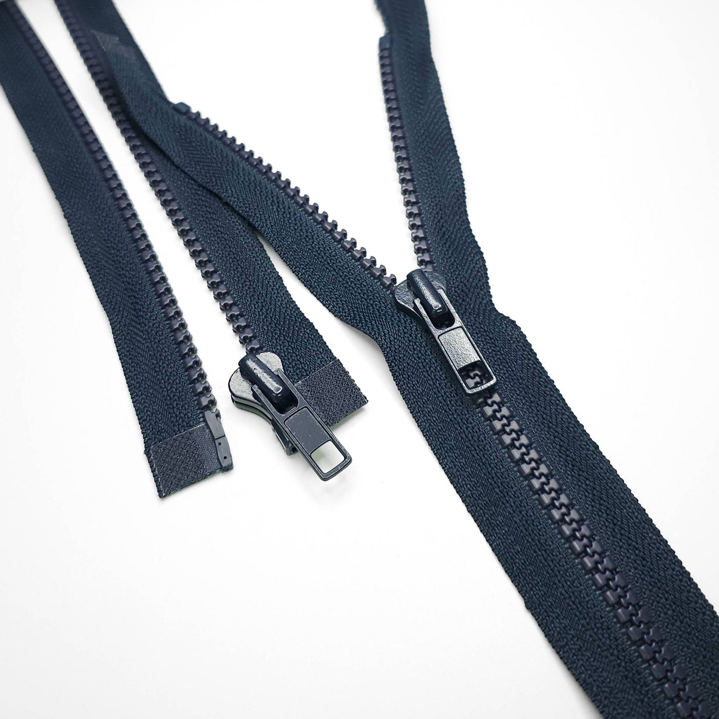 Open-End Zipper | Molded Plastic | Navy | #5 | 25'' - 64 cm
