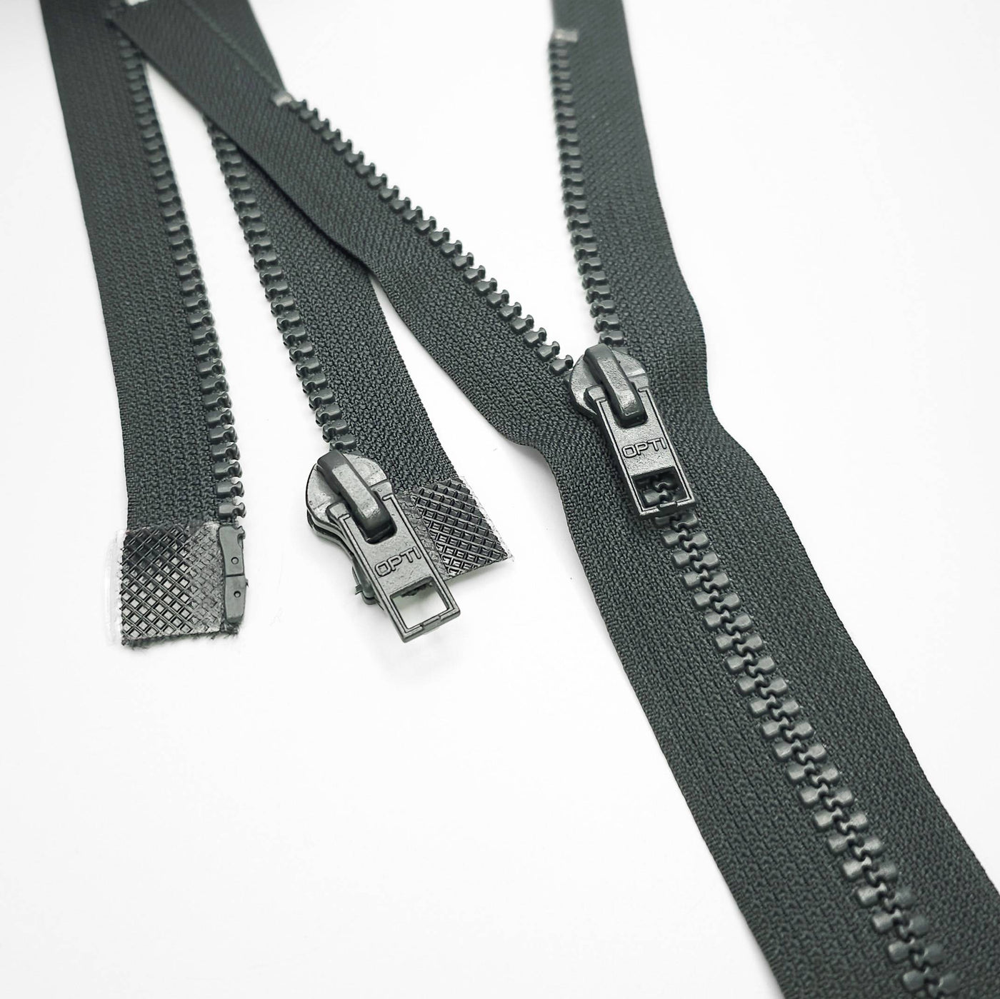 Open-End Zipper | Molded Plastic | Charcoal | #5 | 22'' - 56 cm