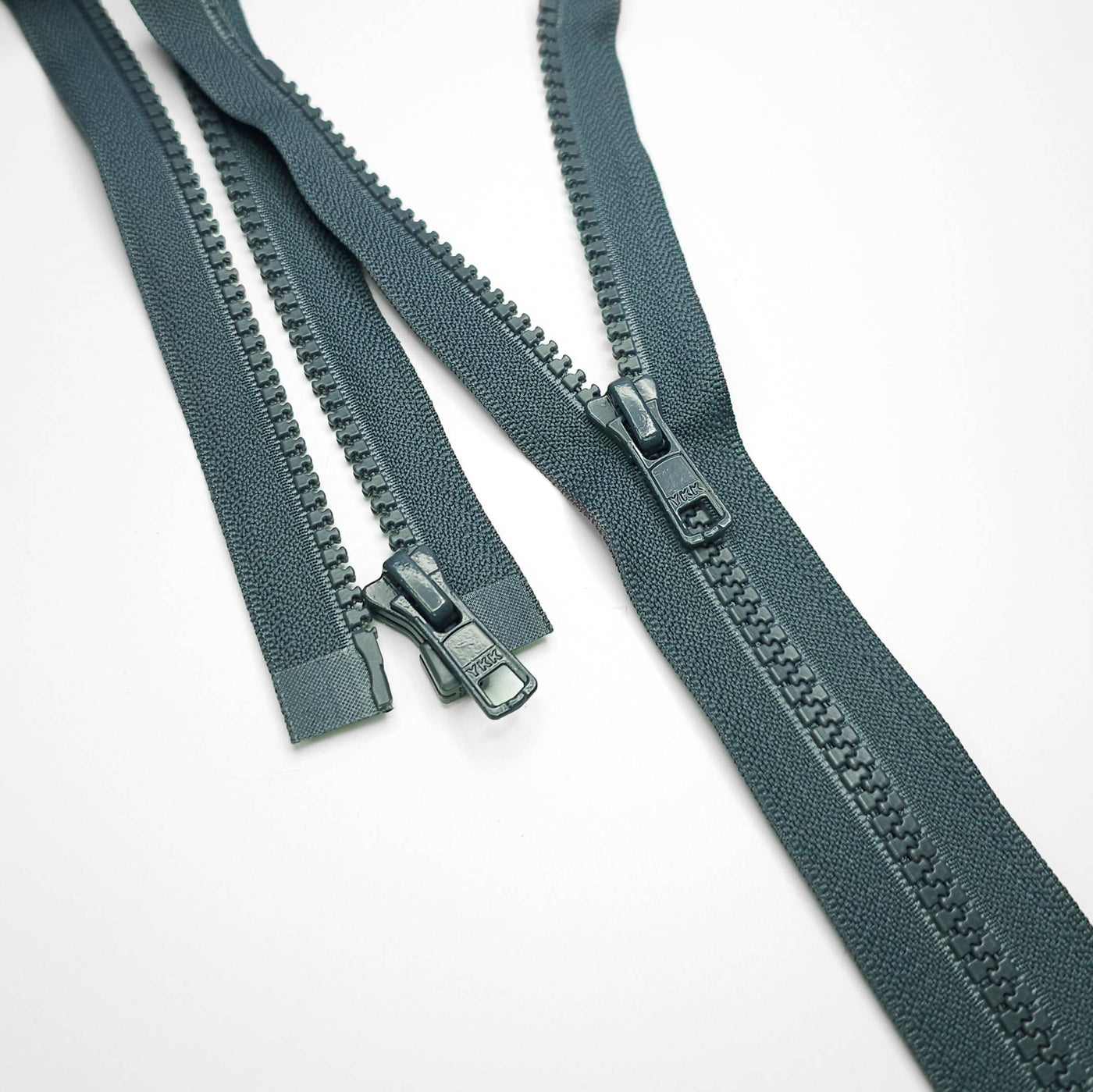 YKK | Open-End Zipper | Molded Plastic | Gray green | #5 | 27'' - 69 cm 