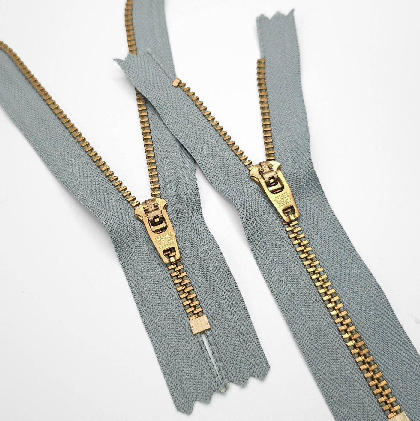 YKK | Semi-Automatic Lock | Closed End Zipper | Metal | #4.5 | Gray | 4 3/4'' - 12 cm