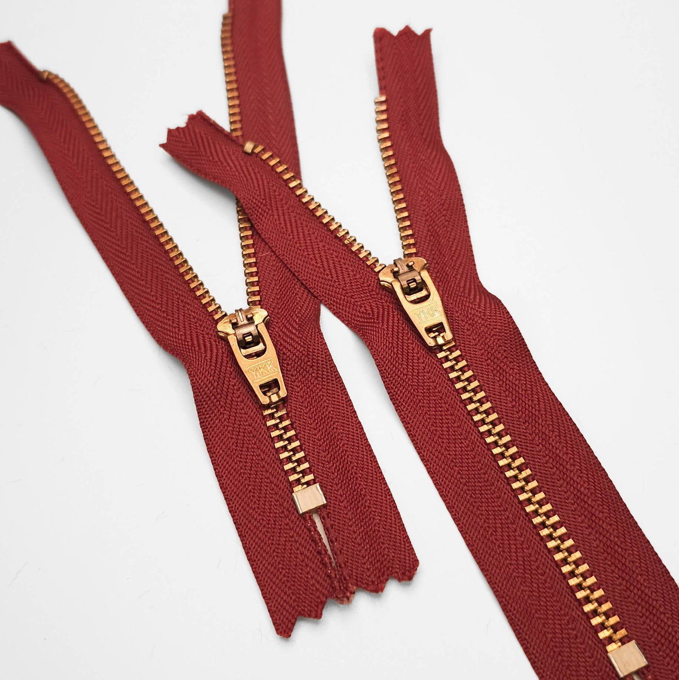 YKK | Semi-Automatic Lock | Closed End Zipper | Metal | #4.5 | Red | 4 3/4'' - 12 cm