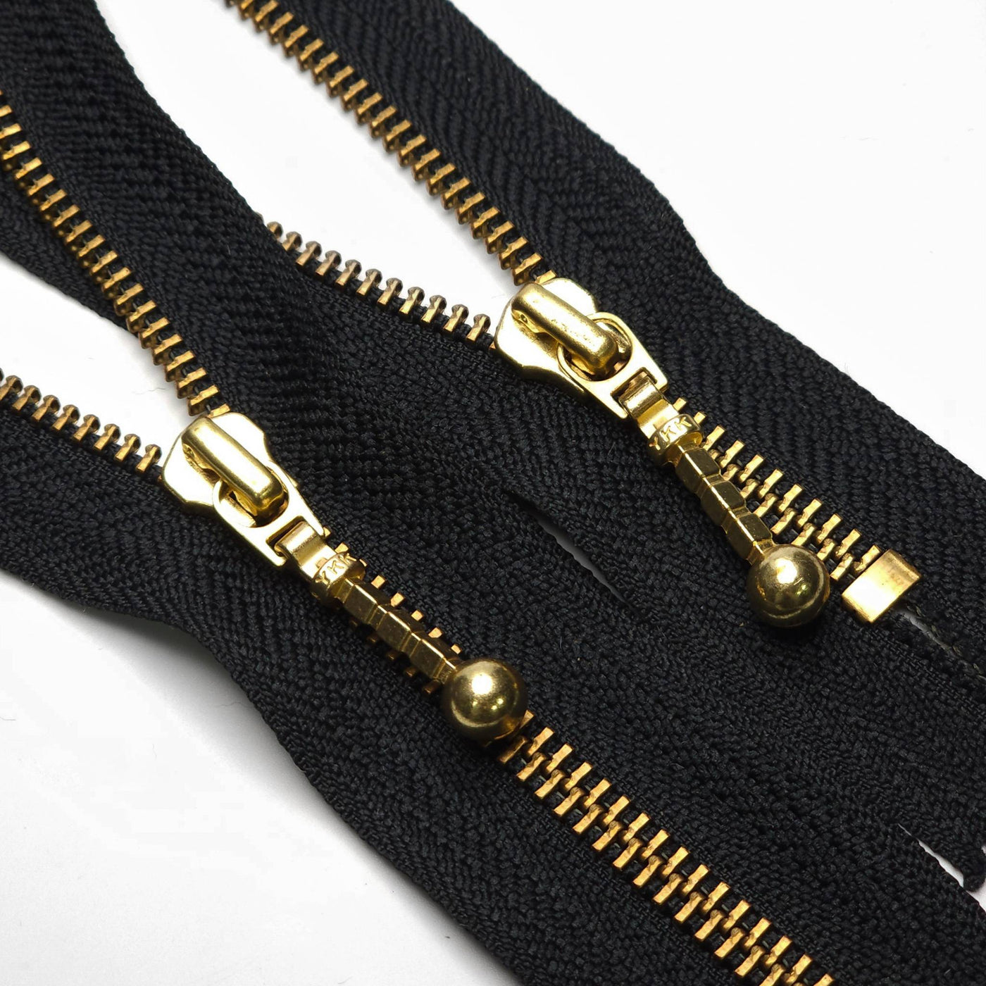 YKK | Closed End Zipper | Metal | Black | #5 | 5 3/4'' - 14,5 cm