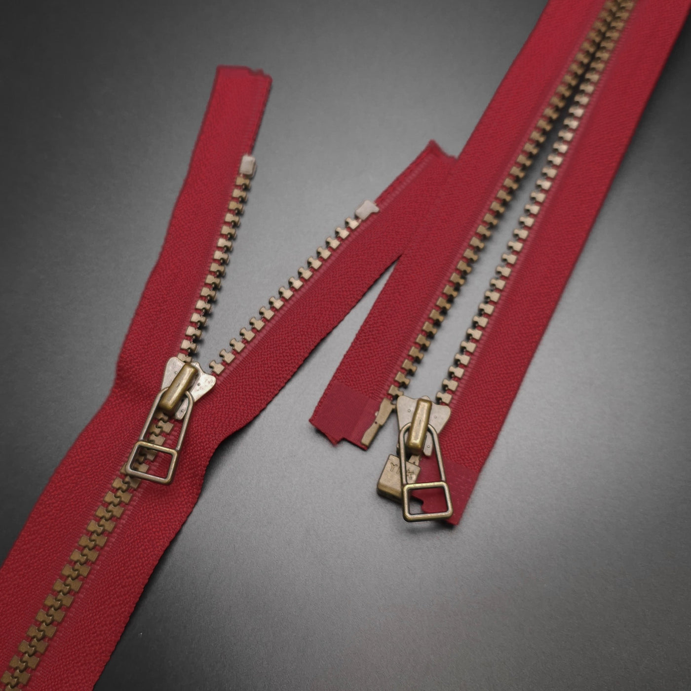 Open End Zipper | Molded Plastic | Red | #5 | 30'' - 76 cm