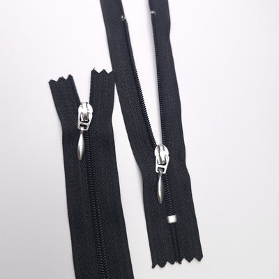 Closed End Nylon Coil Zipper | 4.5" / 11.5 cm