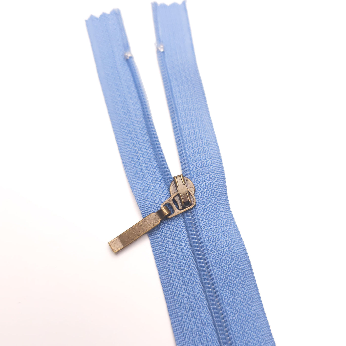 Open End Zipper | Nylon Coil | 19" / 49 cm