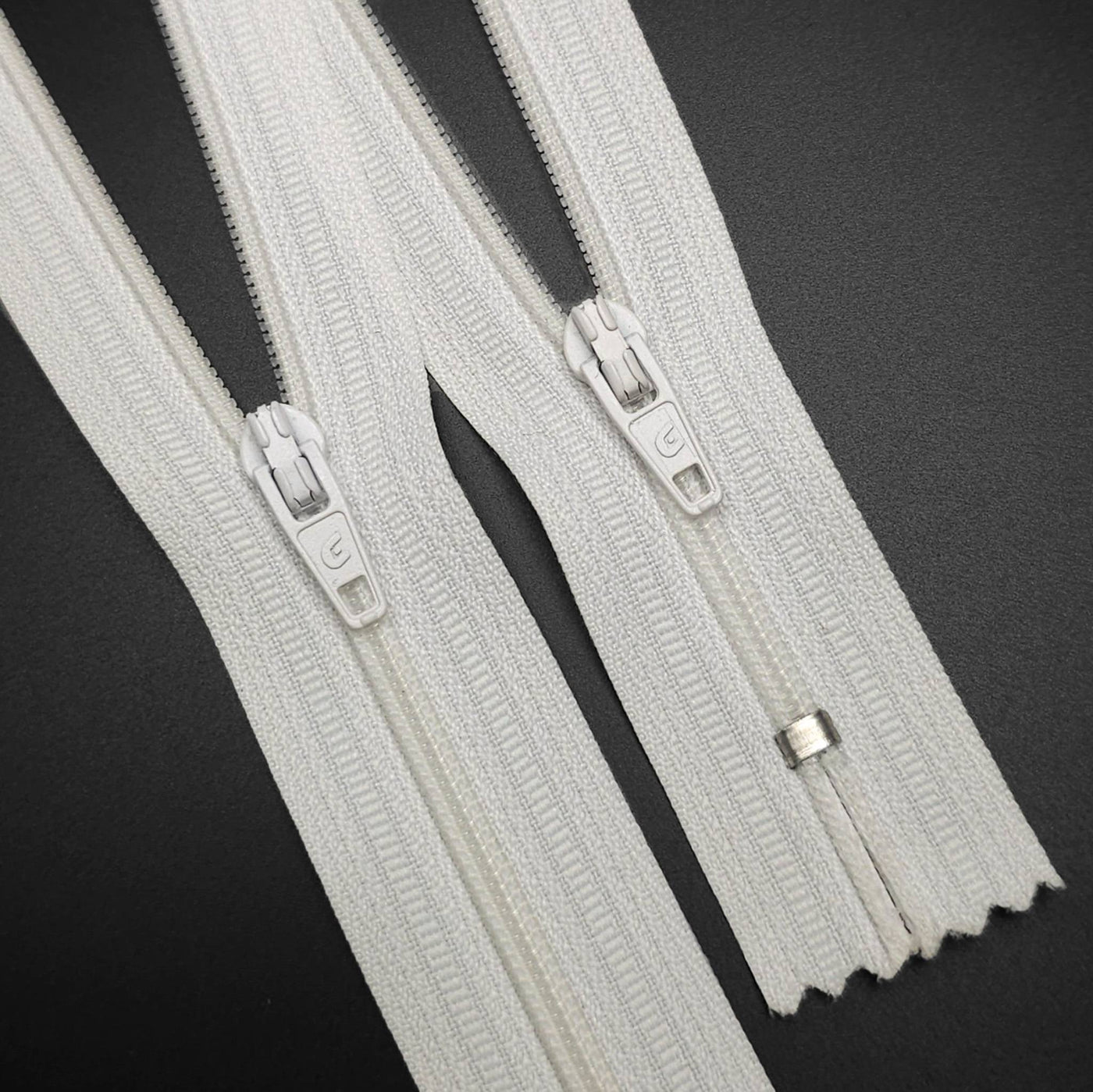 Closed End Zipper | #3 | White | 8 1/2'' - 21.5 cm