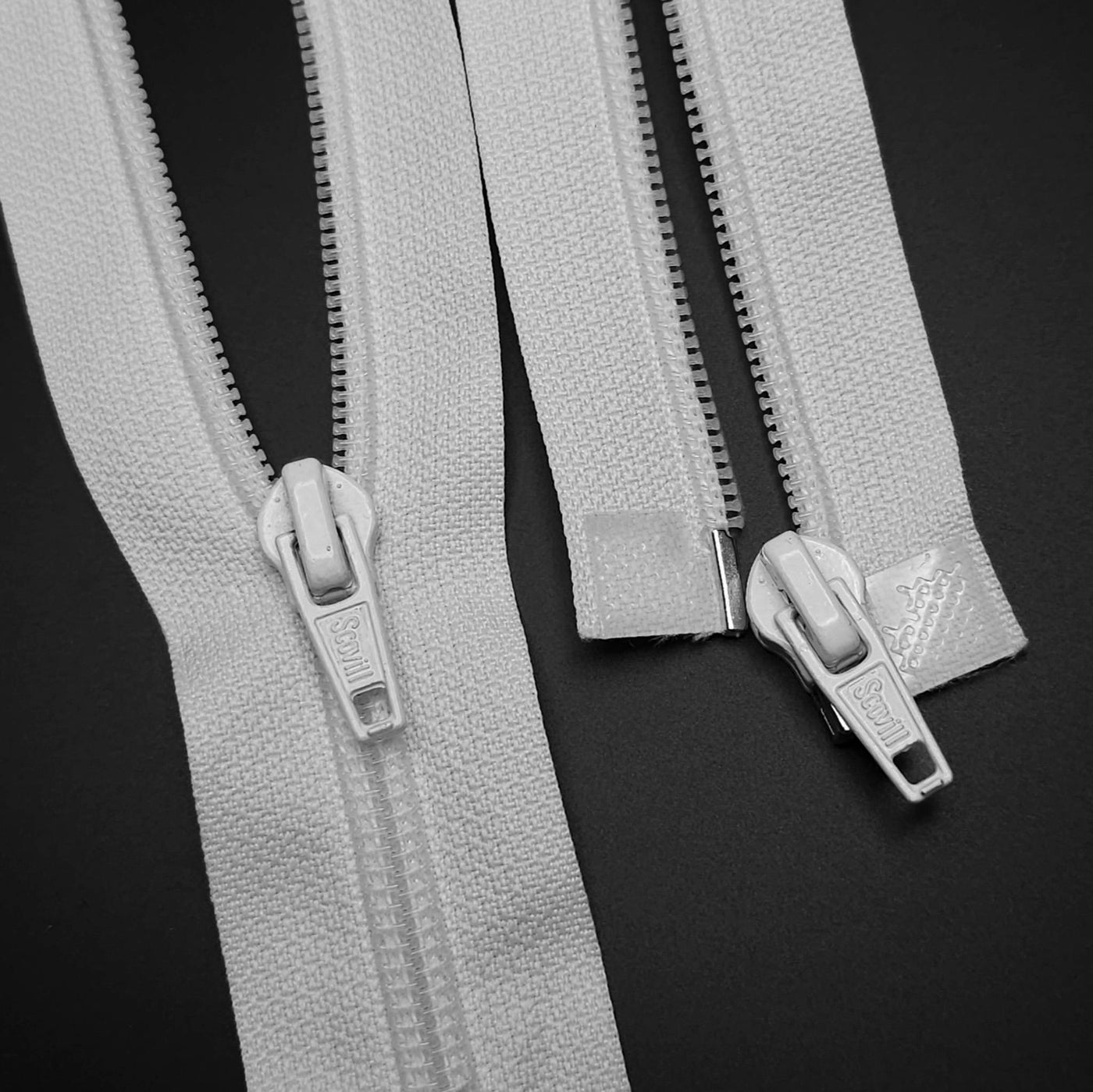 Open-End Zipper | Nylon Coil | White | #5 | 21 3/4'' - 55 cm