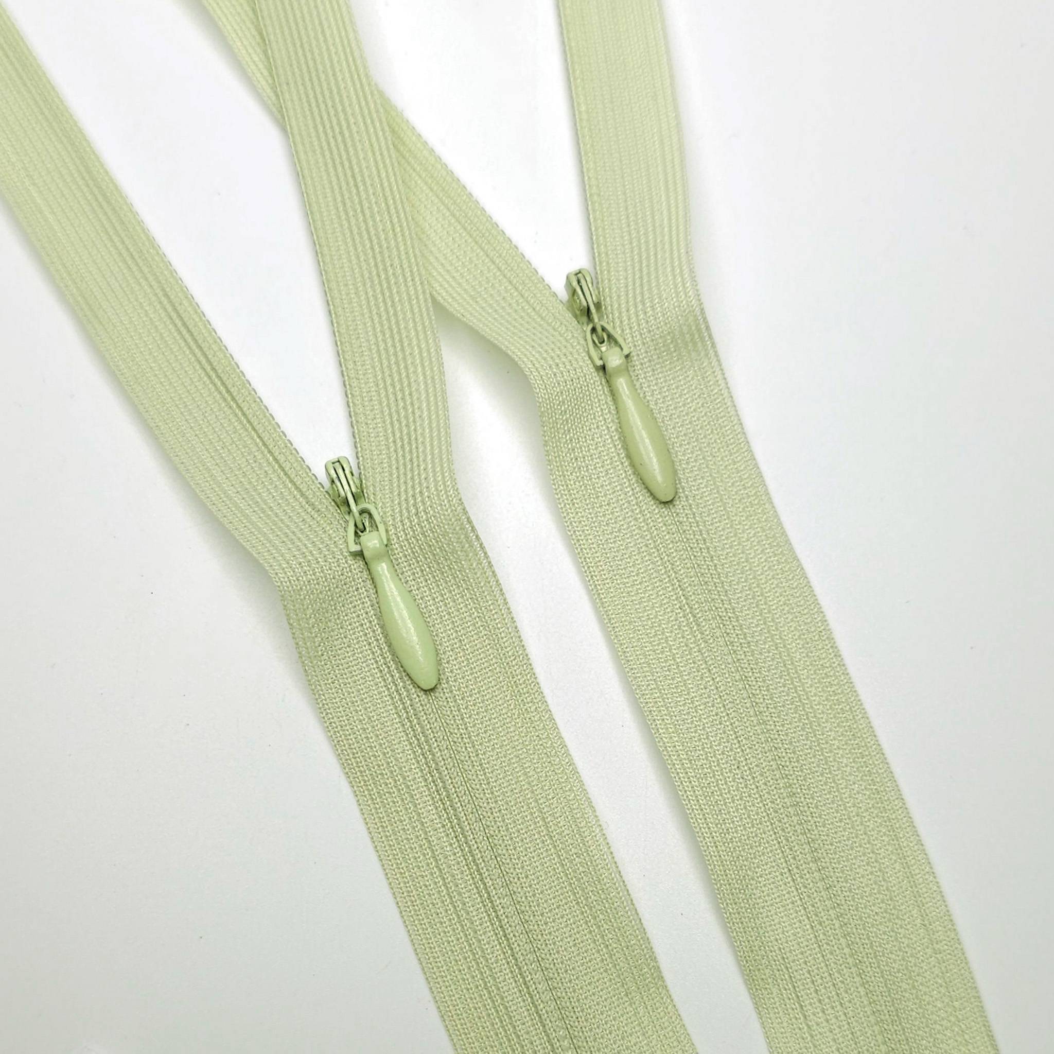 Largest Selection of Zippers in North America | Les Tissées