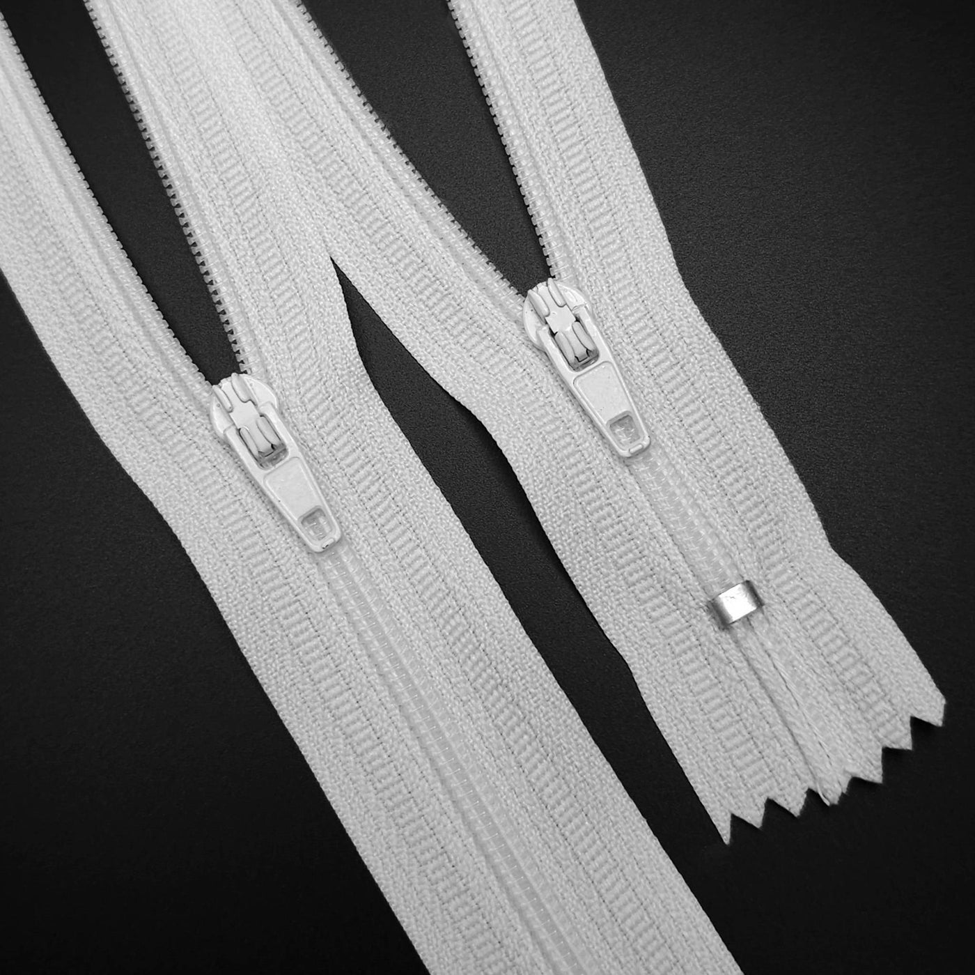 Closed End Zipper | #3 | White | 9 '' - 23 cm