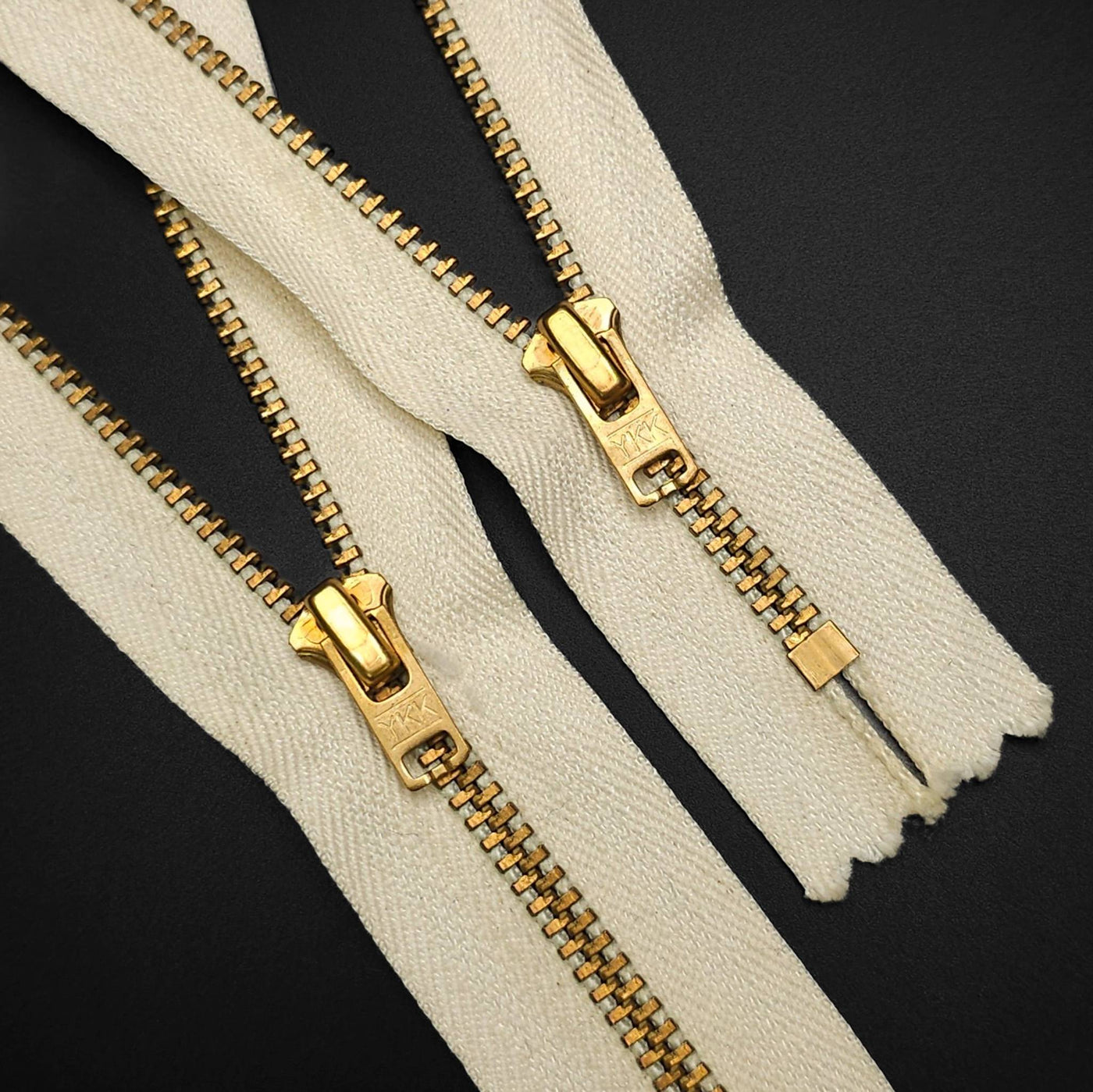 YKK | Closed End Zipper | Metal | #5 | Beige | 4 3/4'' - 12 cm