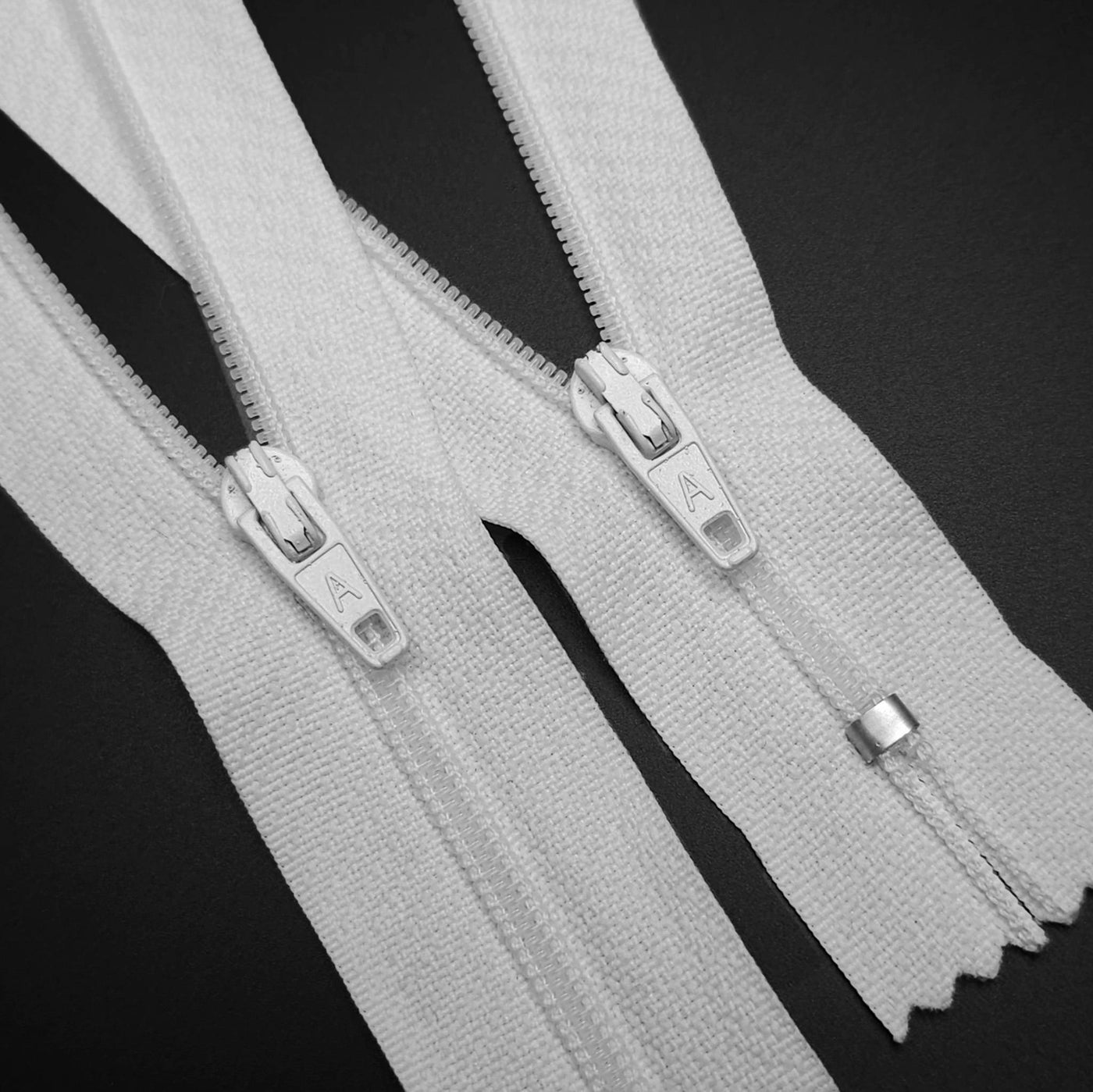 Closed End  Zipper | #3 | White | 7 3/4'' - 19.5 cm