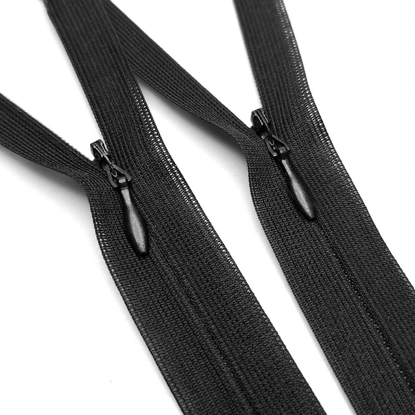 Closed End Invisible Zipper | #3 | 7'' - 18 cm | Black