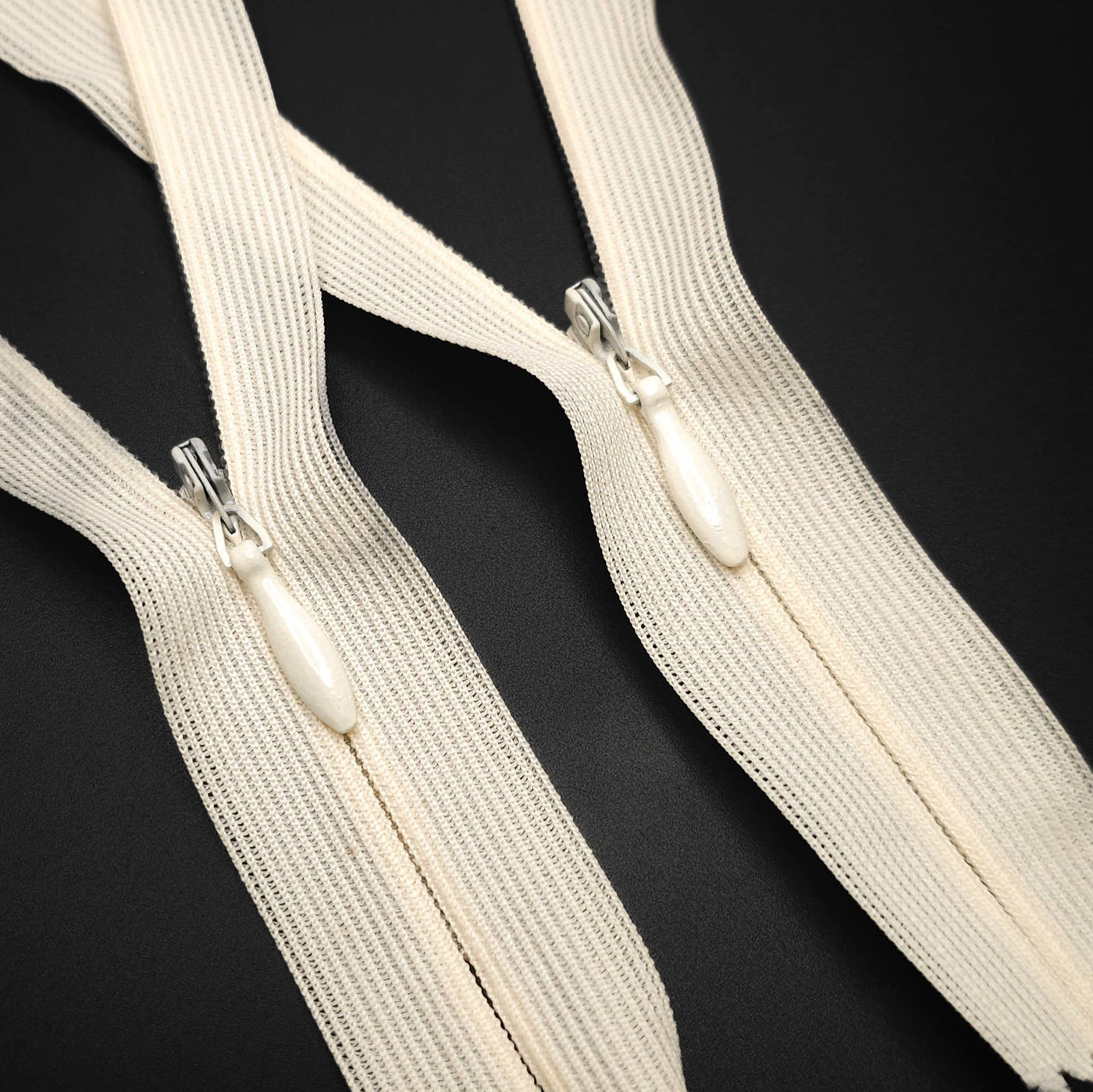 Closed End Invisible Zipper | #3 | Cream