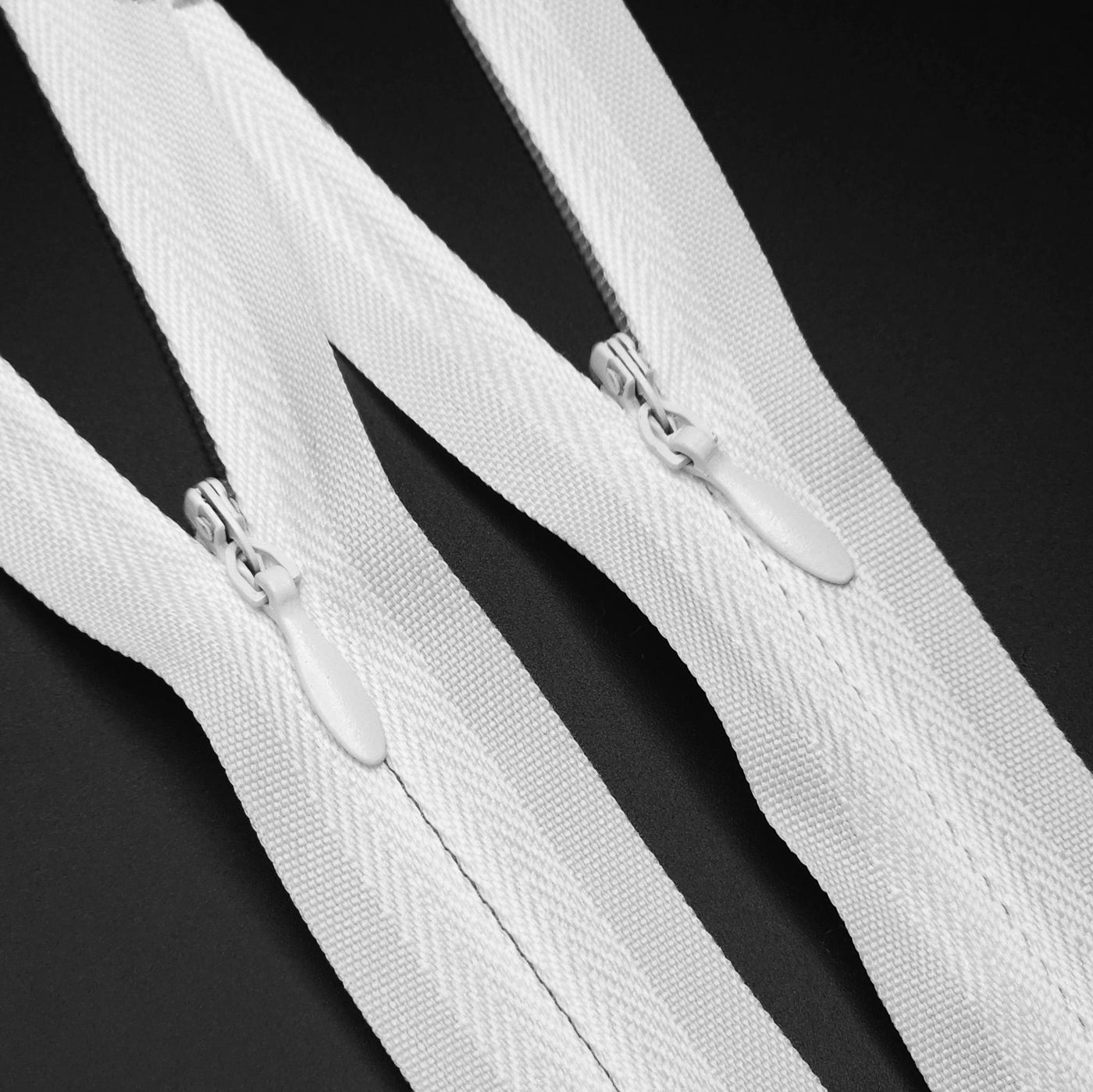 Closed End Invisible Zipper | #2 | White | 19 1/4'' - 49 cm