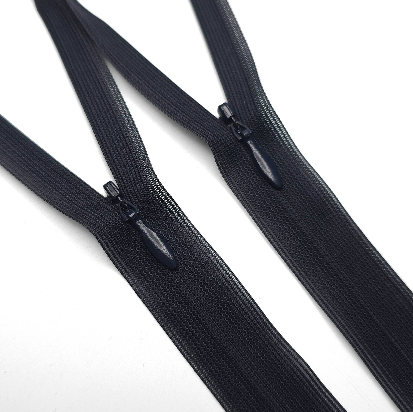 YKK | Closed End Invisible Zipper | #3 | 6 3/4'' - 17 cm