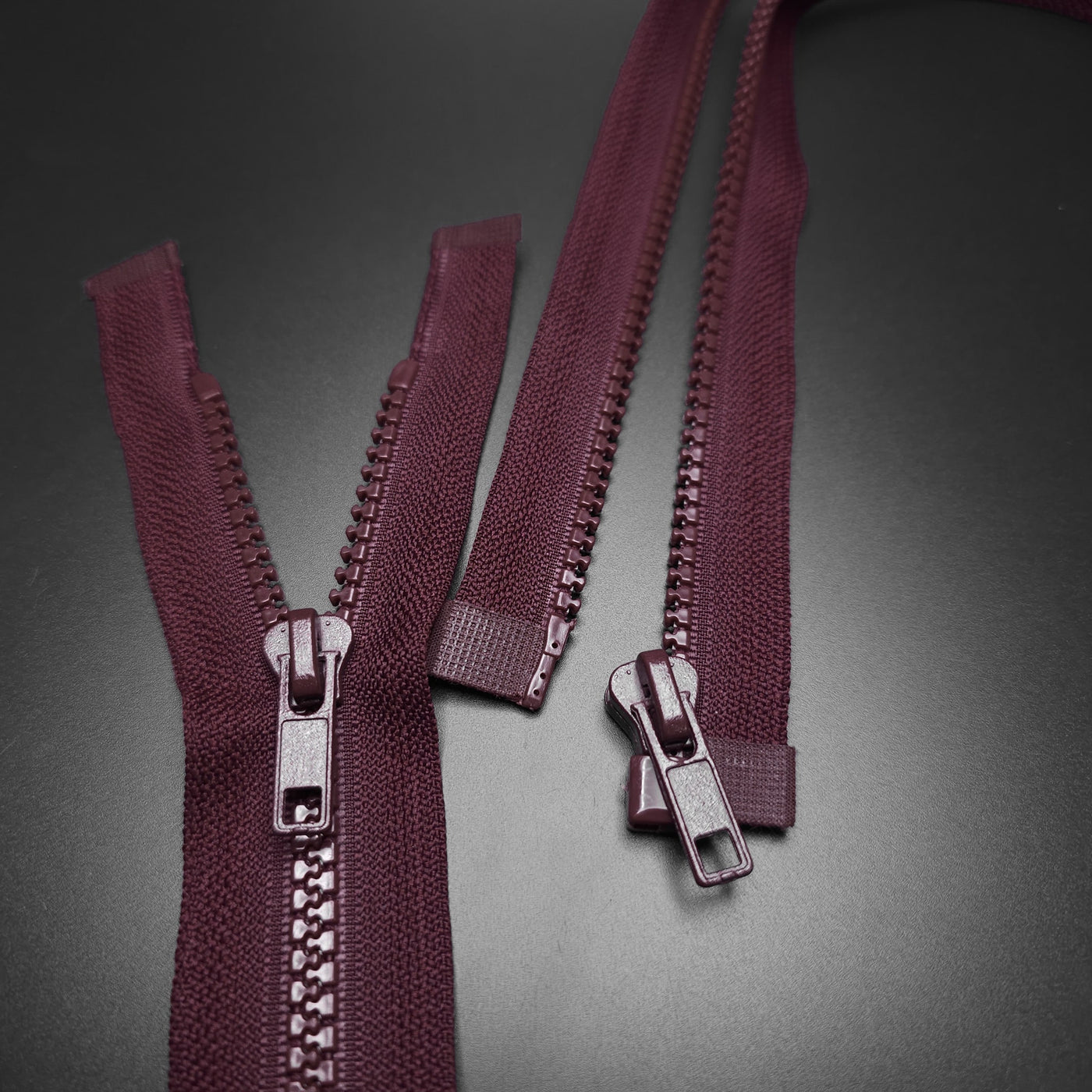 Open End Zipper | Molded Plastic | Burgundy | #5 | 22'' - 56 cm