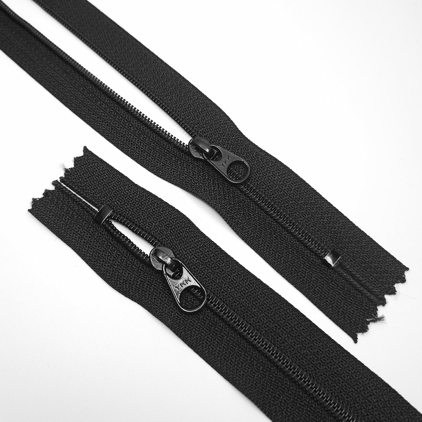 YKK | Two-Way | Closed Head-to-Head | Nylon Coil | #5 | Black | 9.5'' - 24 cm