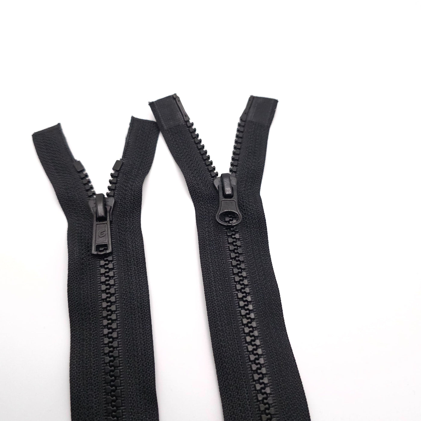 Open-End Zipper | Plastic | 2 Ways  | 34" - 87 cm | Black