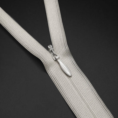 YKK | Closed End Invisible Zipper | #2 | 22 1/2'' - 57 cm - Light Gray