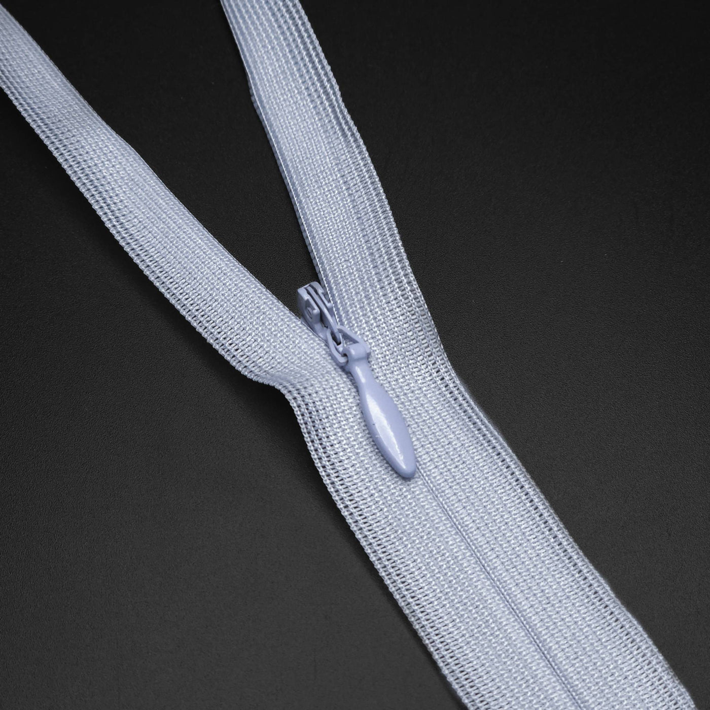 YKK | Closed End Invisible Zipper | #2 | 22 1/2'' - 57 cm - Lilac