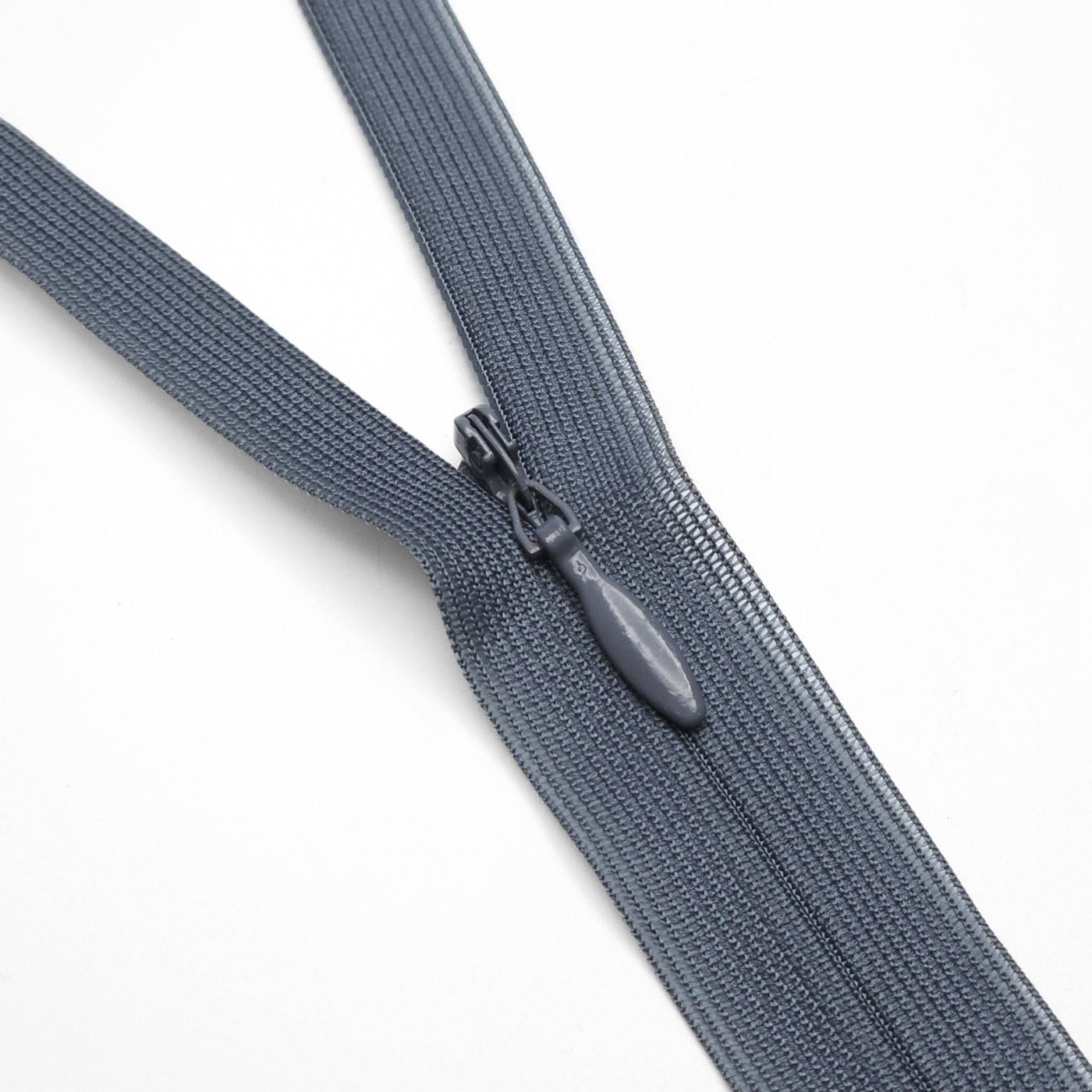 YKK | Closed End Invisible Zipper | #2 | 22 1/2'' - 57 cm - Slate blue