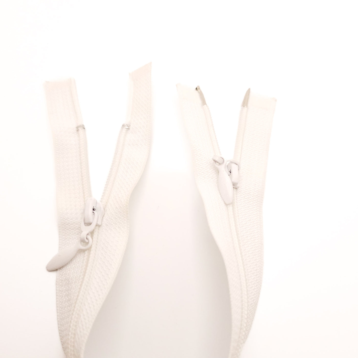 Open-End Zipper | Nylon Coil | 2 Ways  | 13" - 33 cm | White