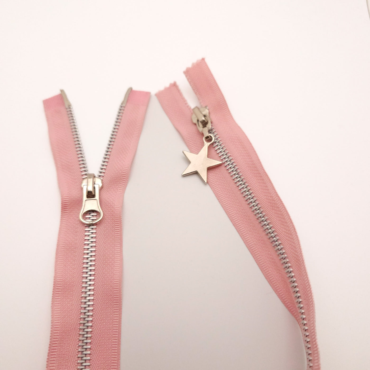 Open-End Zipper | Nickel | 2 Ways  | 18.5" - 47 cm | Pink