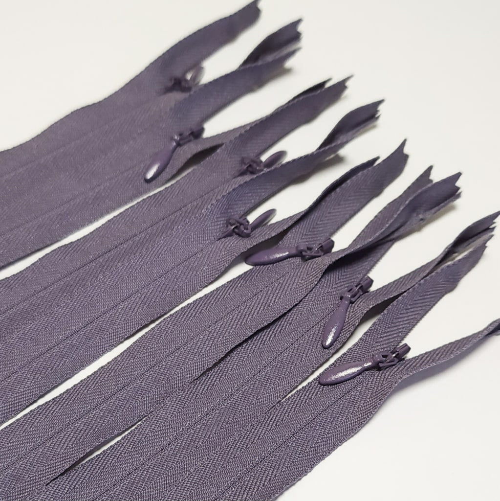YKK Invisible Zipper  | #2 | 10" / 25 cm - Purple