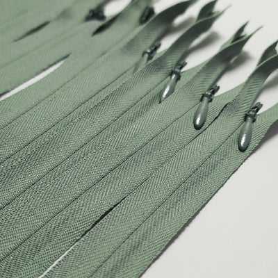 YKK Invisible Zipper  | #2 | 10" / 25 cm - Sage Green