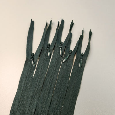 YKK Invisible Zipper | #2  | 11" / 27 cm - Forest Green