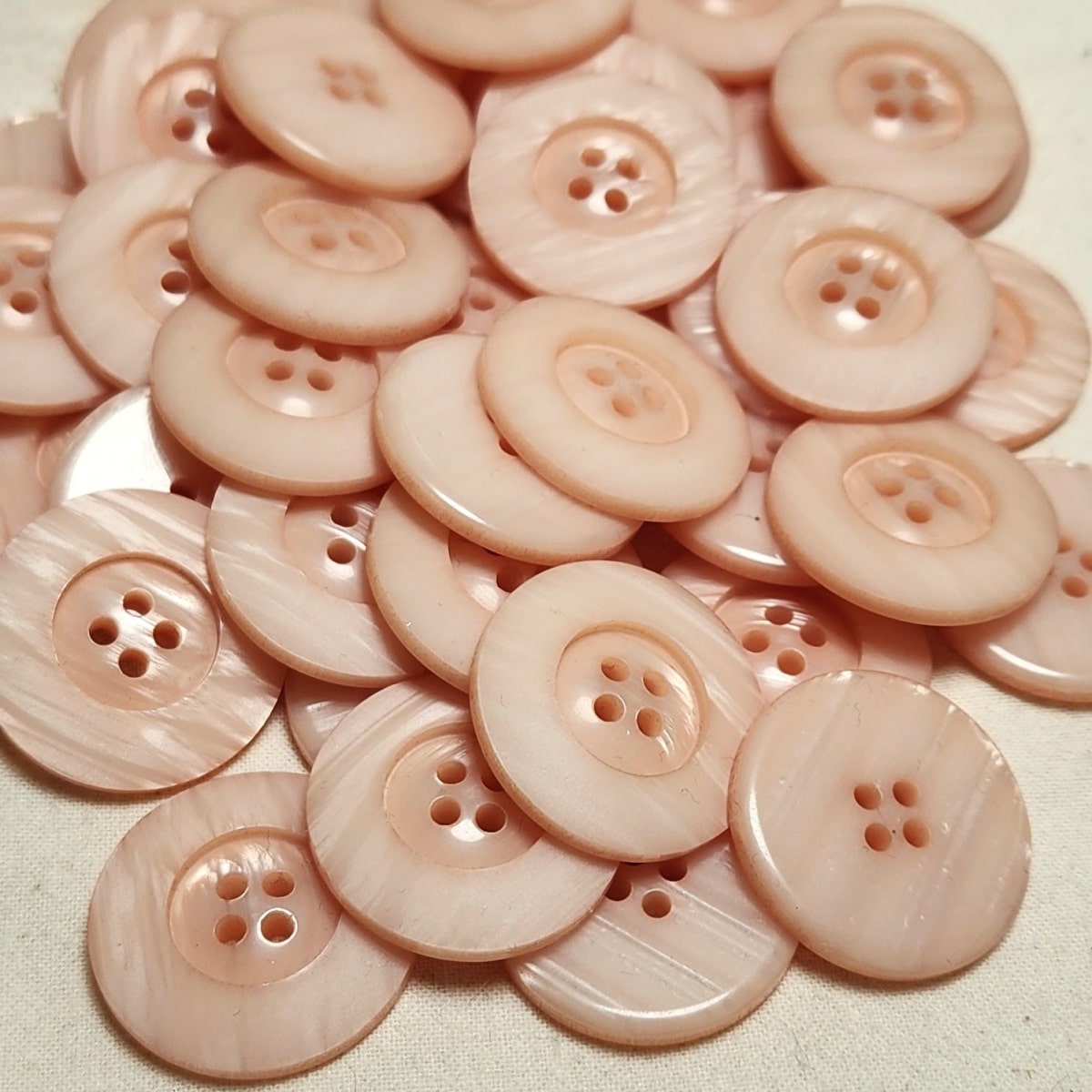 buttons 25 mm